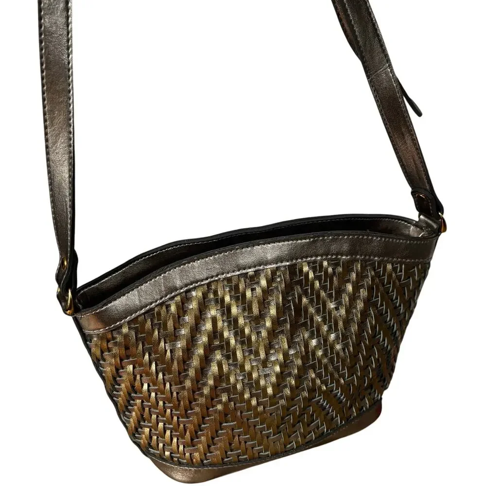 Vintage 90’s woven gold silver metallic purse shoulder bag dressy faux leather